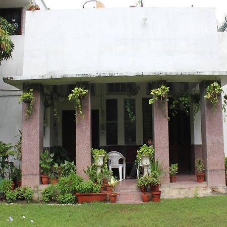 Amidst Monuments And Serenity Bed & Breakfast New Delhi Exterior photo